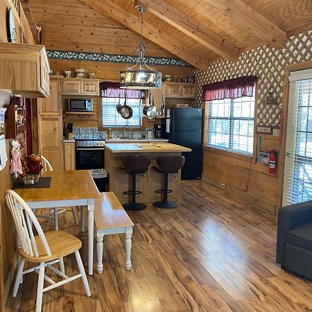 A Peace Of Heaven Cabins And Rv Vanderpool エクステリア 写真