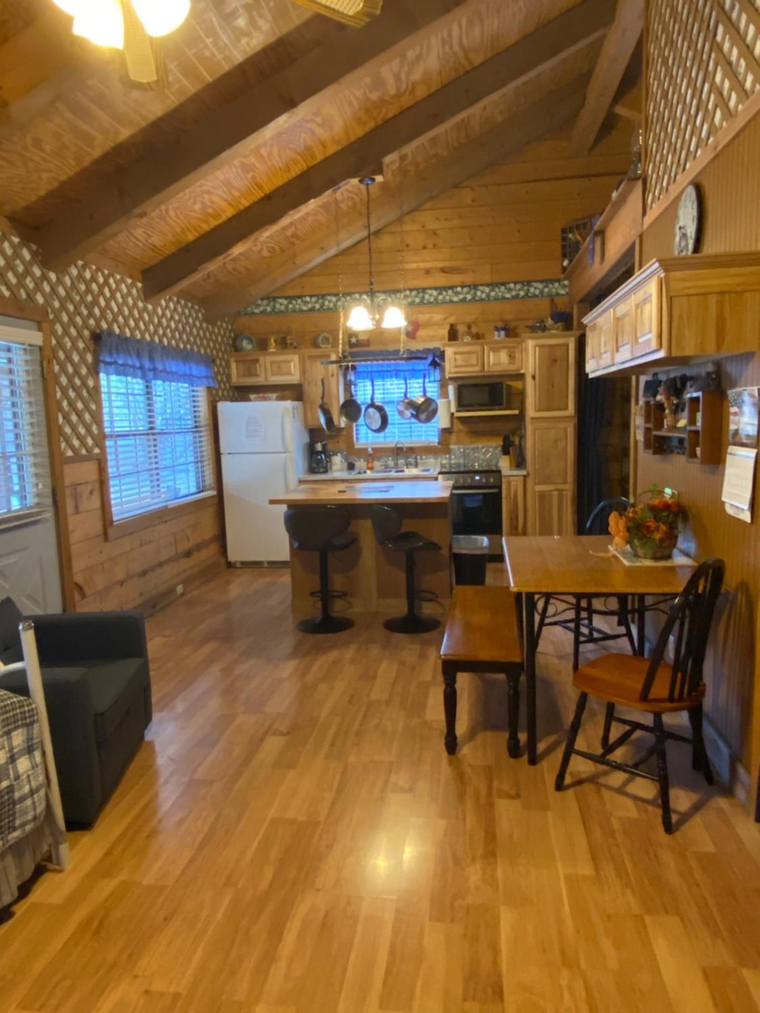 A Peace Of Heaven Cabins And Rv Vanderpool エクステリア 写真