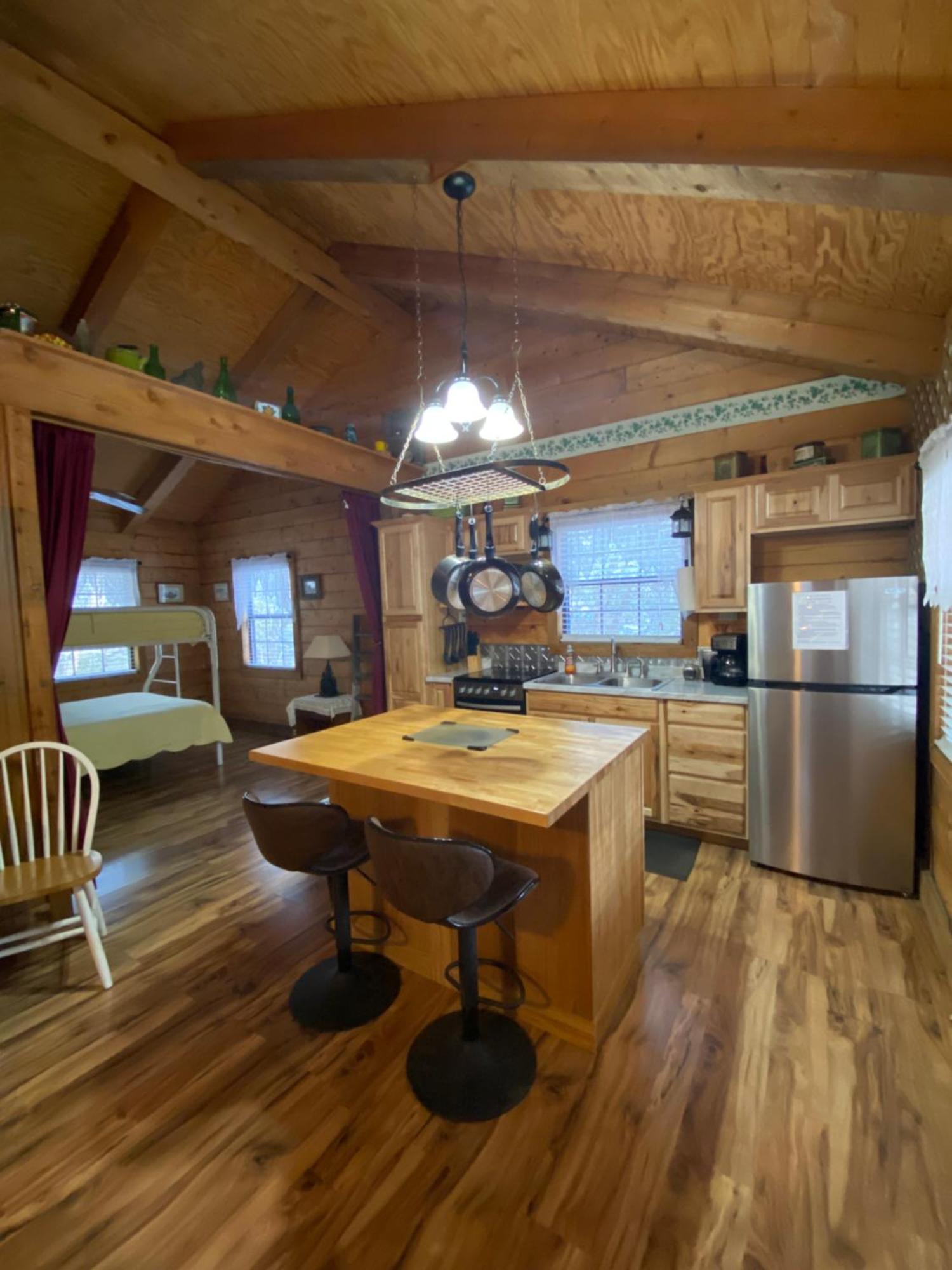 A Peace Of Heaven Cabins And Rv Vanderpool エクステリア 写真