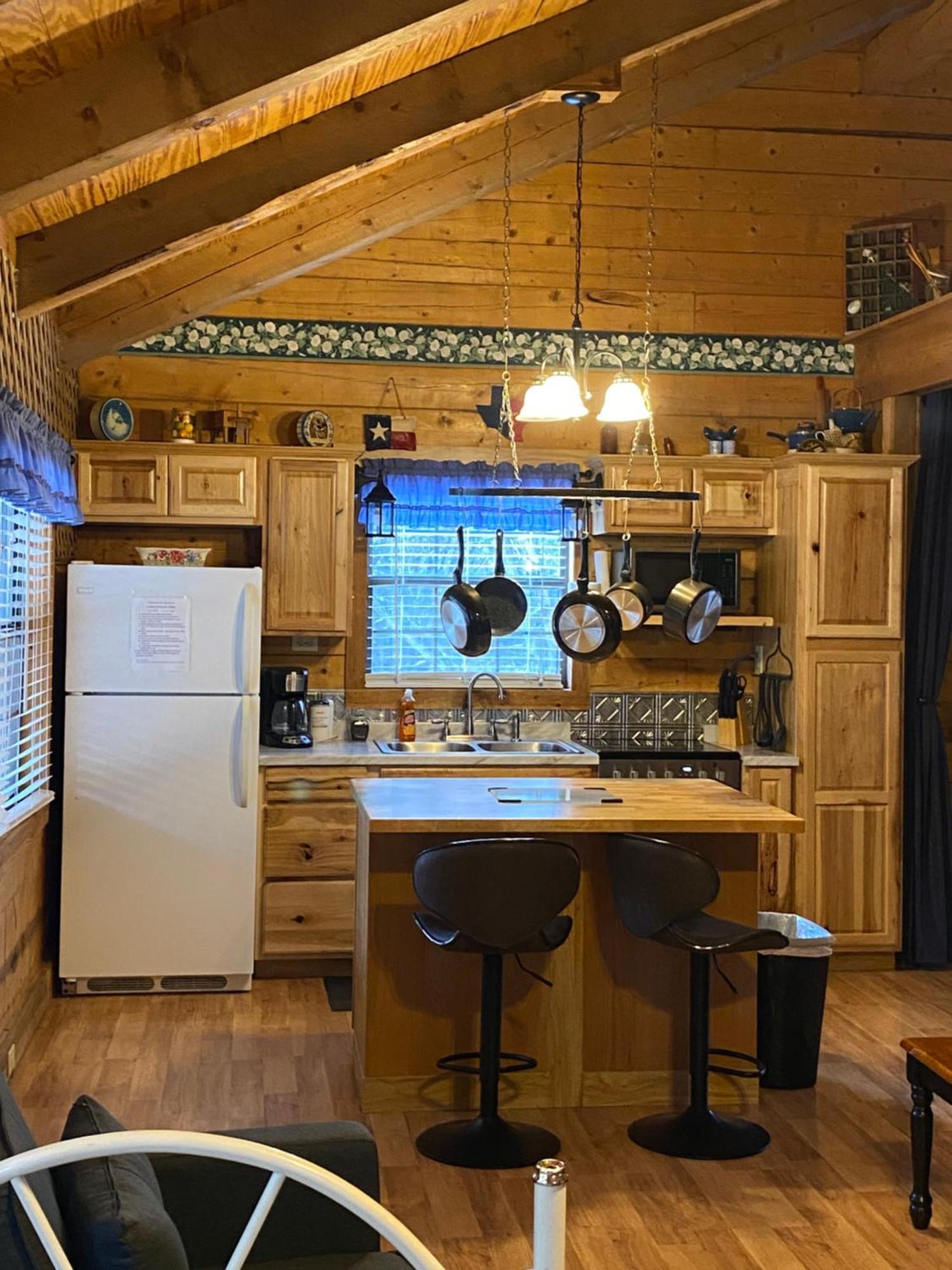 A Peace Of Heaven Cabins And Rv Vanderpool エクステリア 写真