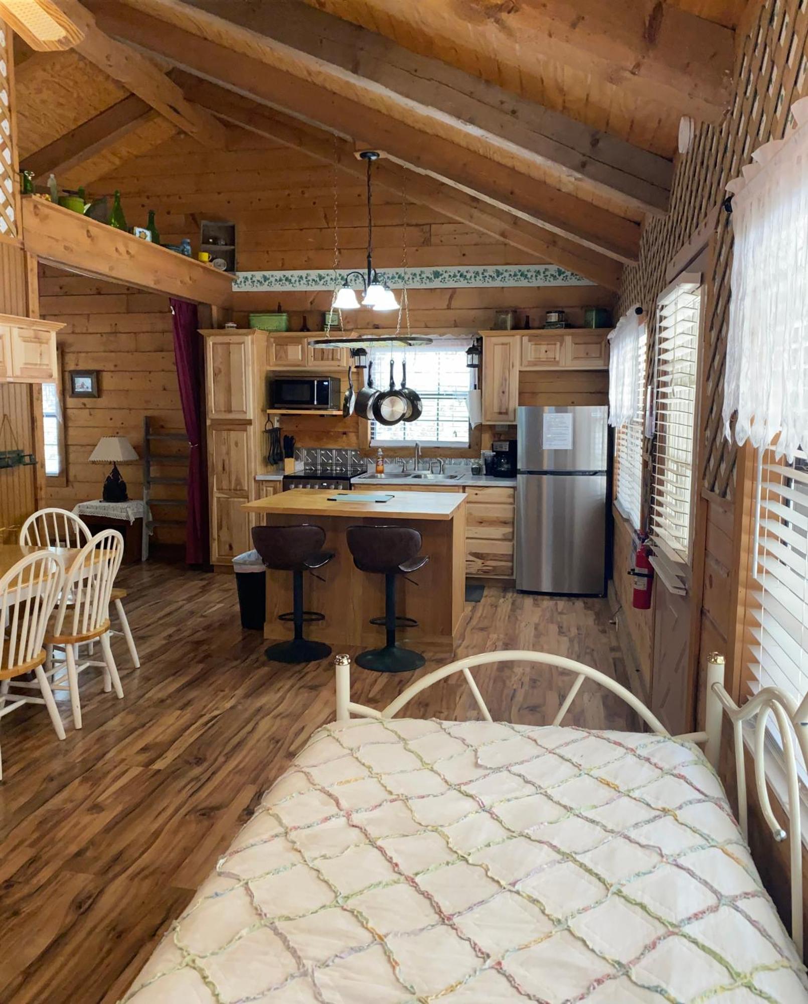 A Peace Of Heaven Cabins And Rv Vanderpool エクステリア 写真